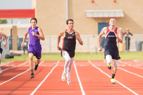 Senior Zack Zembraski Uses Track to Improve Athleticism