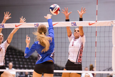Lady Eagles Advance to State Volleyball