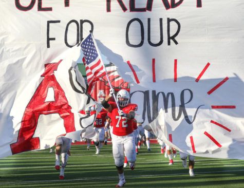 Eagles Cruise to a Homecoming Victory
