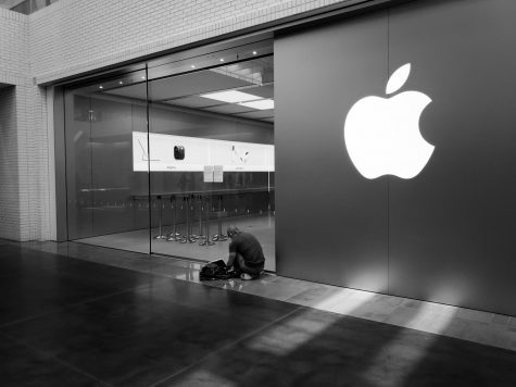 Companies frequently deny consumers and third-party vendors the right to repair (Nicholas West / The Talon News).