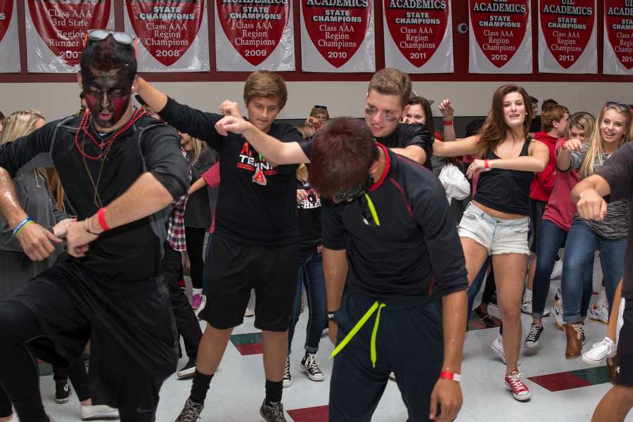 Homecoming Dance at Argyle High School in Argyle, Texas on Oct. 17, 2014. (Caleb Miles / The Talon News)