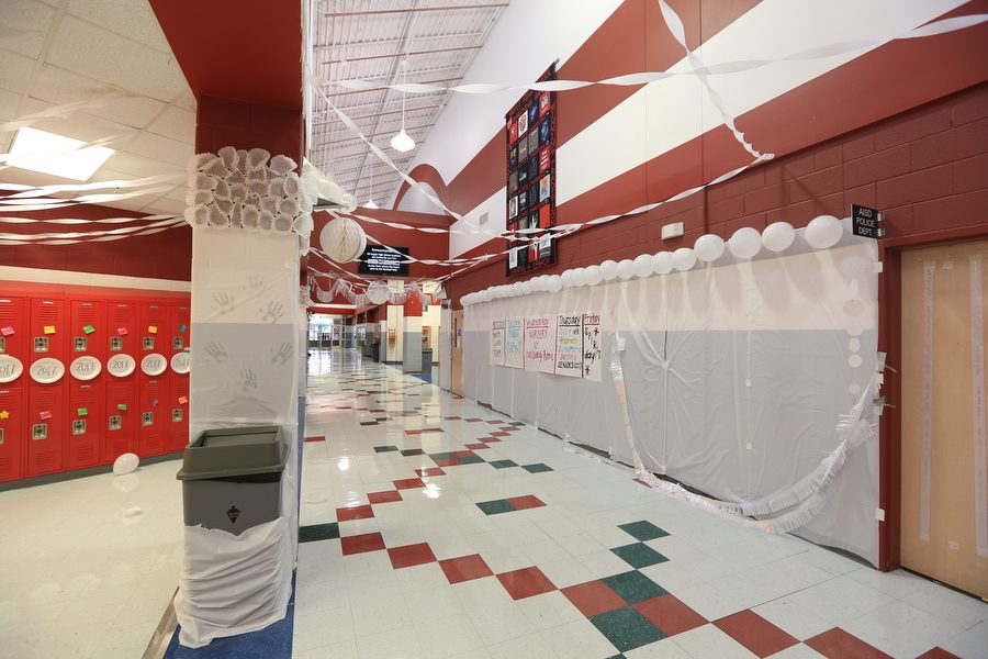 Students decorate the halls way of AHS for homecoming week on Thursday, Sept. 15 at Argyle High School in Argyle, Texas. (Caleb Miles / The Talon News)