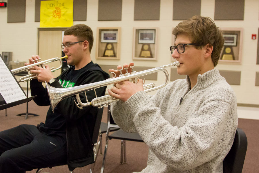 Jazz+band+members+practice+during+mega+lunch+at+Argyle+High+school.+%28Photo+by+Brayden+Ratcliff+%2F+The+Talon+News%29