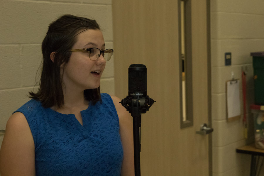 Freshman Kassidy Rosengren shows her dedication to a cappella by singing on December, 5, 2017. (Christopher Piel / The Talon News)