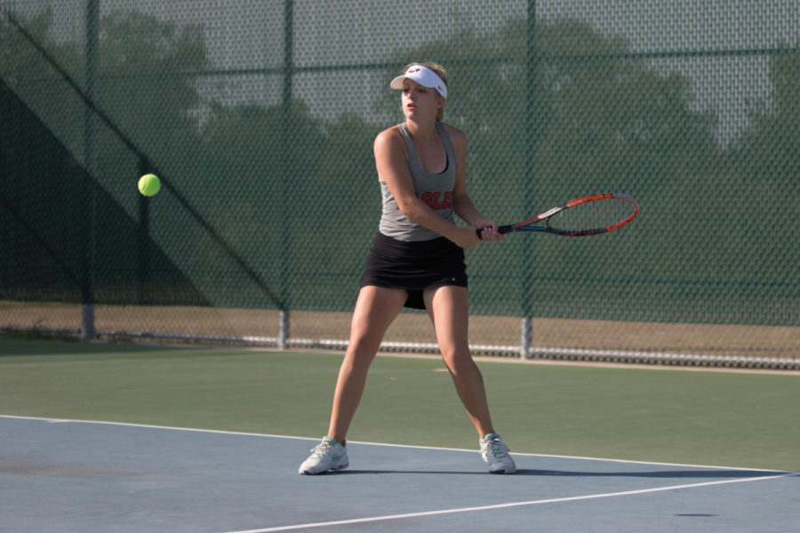 Audrey Livingston at a tennis tournament, on October 19, 2017. (Jaclyn Harris  / The Talon News)