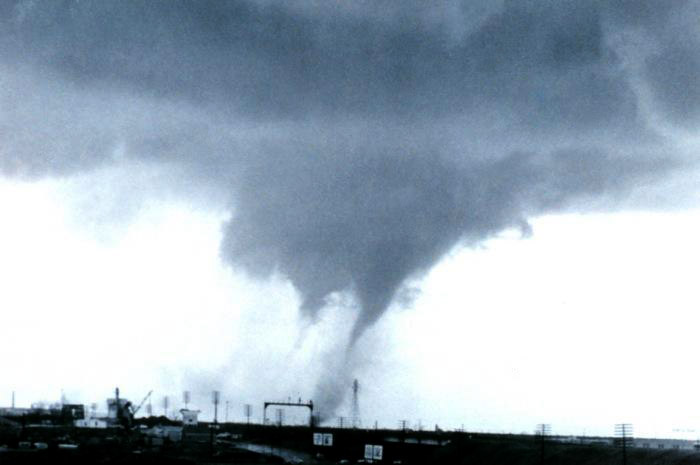 Dallas, Texas Tornado of 1957. This is a cropped shot of the tornado approaching the city, with two prominent vortices visible. (Creative Commons)
