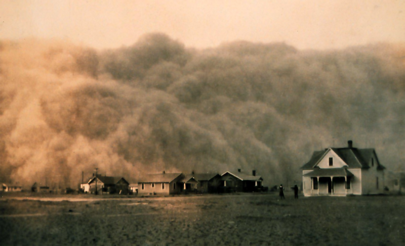 Dust storm approaching Stratford, Texas. Dust bowl surveying in Texas. (Creative Commons)