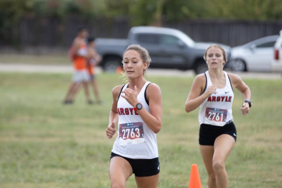 Sophomore Amaris Mccasland competes in the Metroplex Challenge on Sept. 19, 2019. (Andrew Fritz / The Talon News) 