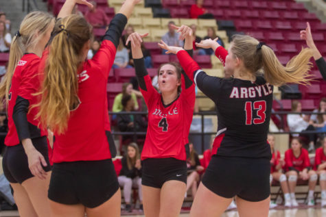 Seniors Lead Lady Eagles to First Round Win