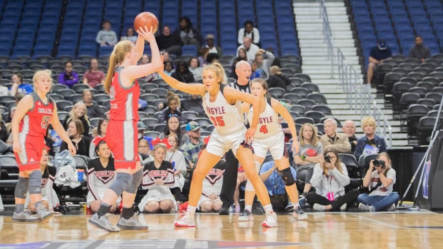 The Lady Eagles took on the Fredericksburg Billies on March 6, 2020 at the Alamodome. (Katie Ray | The Talon News) 