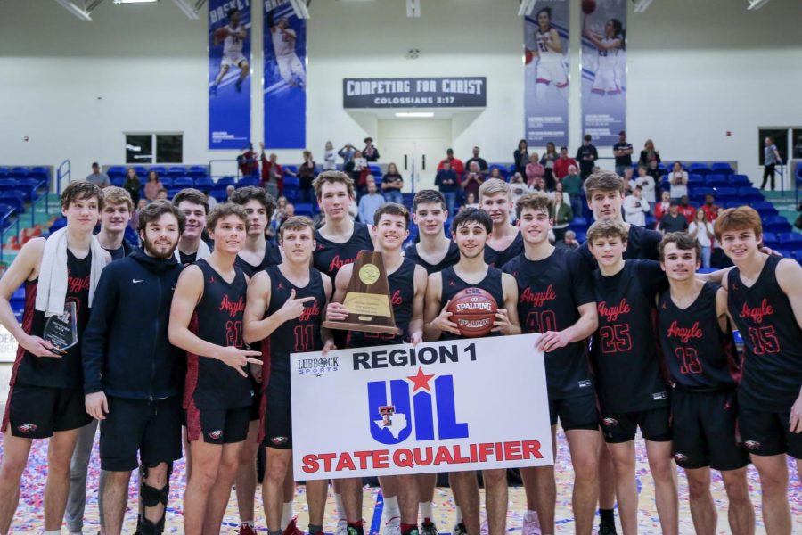 The boys basketball team wins the regional playoff game in Lubbock, Texas and will advance to the state tournament. (Alex Daggett / The Talon News)