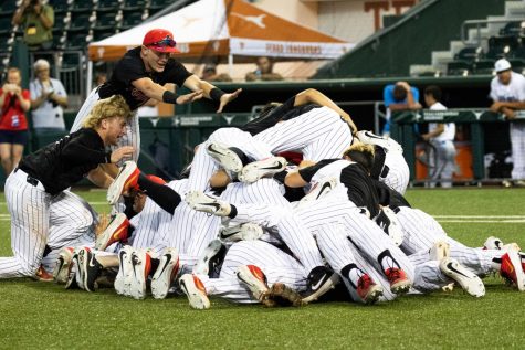 Argyle defeats Sweeny in the State Championship game back to back at UFCU Disch Falk Field on May 5, 2019. (Jordyn Tarrant / The Talon News)