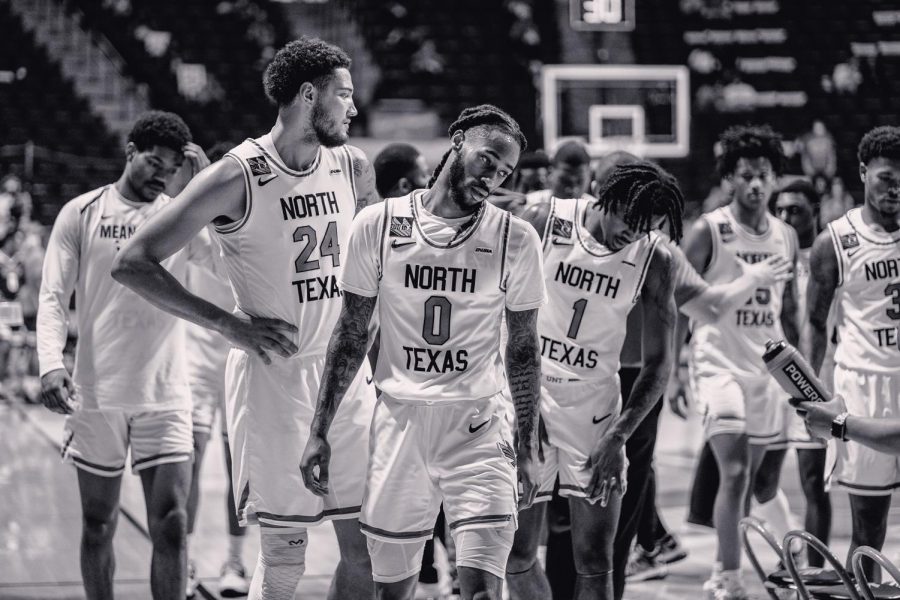 After being down 2 points the UNT team heads out of the huddle after a timeout at The Super Pit in Denton, Texas, on Jan. 31, 2021. (Nicholas West / The Talon New)
