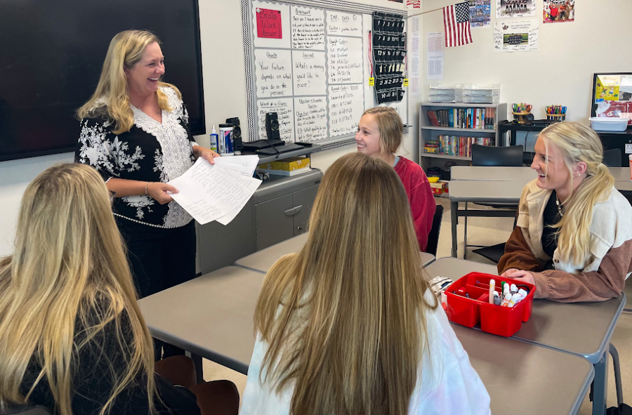 Jeanna Sutton teaches her PALS class during 5th period. (Ashley Henderson | The Talon News).