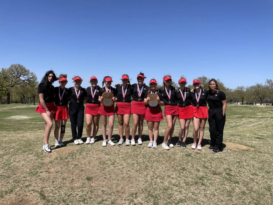 Girls+golf+finish+first+and+second+at+District+tournament+on+April+6%2C+2022.+%28Photo+Courtesy%3A+Nathan+Moses%29